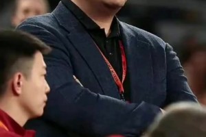 辛苦的工作结束了！约老师：啤酒小马我来咯